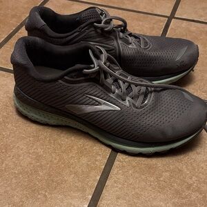 Brooks Women’s Shoes